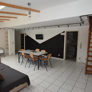 apartment-zuffenhausen.stuttgart-hotel.com/